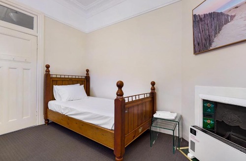 Drummoyne House | Drummoyne 3 Bedroom Home (62ALE)