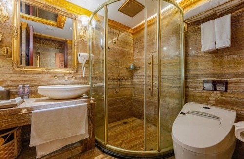 Zhongshan Hotel | Dubai seven star hotel Nanning