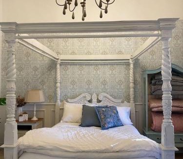 Broken Hill House | Ducks & Drakes Outback House