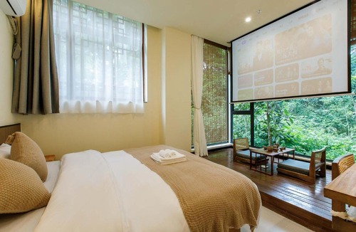 Dujiangyan Hotel | Dujiangyan Whispering Wind Hot Spring Resort Homestay(Near HSR Station)