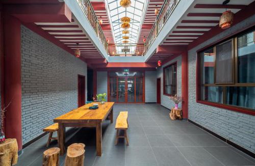 Mingsha Mountain and Crescent Spring House | Dunhuang Hu Yang Inn