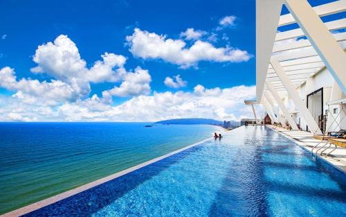 Huidong Hotel | Dusit Thani Shuangyue Bay Resort Huizhou