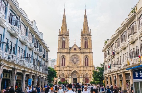 Yuexiu Hotel | E-Dragon Hotel-500meters to BeijingRoad STN-Grand Buddha Monastery-Sacred Heart Cathedral