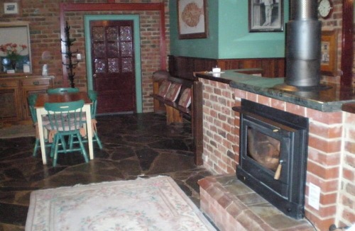 Gawler Bed & Breakfast | Eagle Foundry Bed & Breakfast