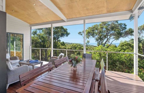 Eagle Bay House | Eagle Vista Beachside Bliss with Bushland Serenity