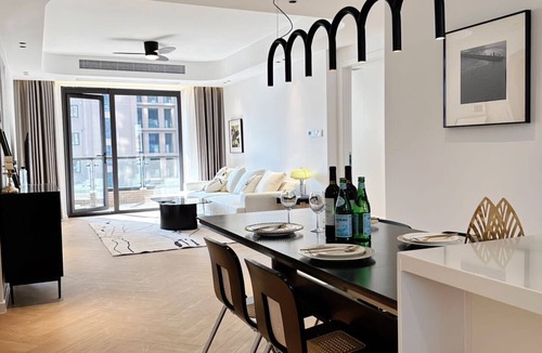 Huangpu Apartment | Eastern Hub - Bund Branch Yongye house Designer Deluxe Three bedrooms nice view