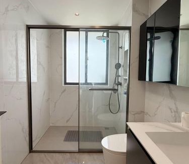 Huangpu Apartment | Eastern Hub - Bund Branch Premium 3-Bedroom Apartment with Bund View