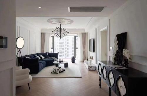 Huangpu Apartment | Eastern Hub - Bund Branch Big 3-Bedroom close to Yuyuan Garden with walkin