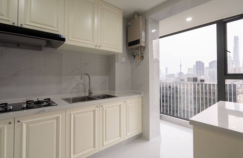 Huangpu Apartment | Eastern Hub - Family Apartment with Shanghai Tower View, AC&Heating, near Subway