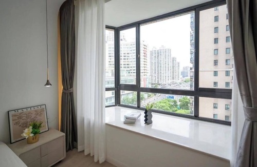Huangpu Apartment | Easternhub-Chic 2-bedroom apartment with AC, WiFi in marvelous Shanghai