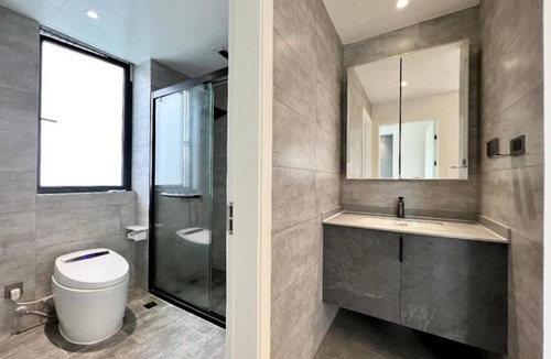 Huangpu Apartment | Easternhub- The Bund Haiqi Garden is close to Xintiandi and the Bund Riverside