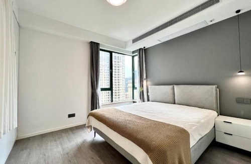 Huangpu Apartment | Easternhub- The Bund Haiqi Garden is close to Xintiandi and the Bund Riverside