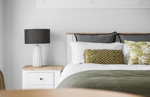 Ettalong Beach House | Easy Stroll - Ettalong Beach