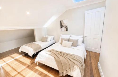 Pyrmont House | Eat Sleep FishMarket Repeat 2BR House