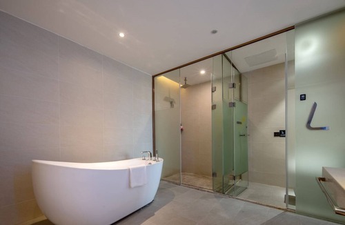 Huadu Hotel | Echarm International Hotel Guangzhou Baiyun International Airport Huadu Plaza Branch - Free Deliver Service to Guangzhou Baiyun International Airport & Free Deliver Service to Canton Fair Complex During Canton Fair Period