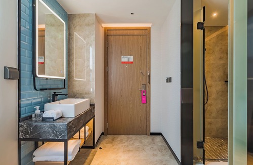 Panyu Hotel | Echarm International Hotel Guangzhou South Railway Station Zhongcun Metro Station Branch
