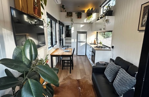 Pie Creek House | Eco-Friendly Tiny House Retreat | Private Chef Dining