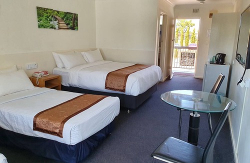 Rivervale Hotel | Econo Lodge Rivervale