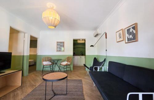 Warwick Farm Hotel | El Toro Motel