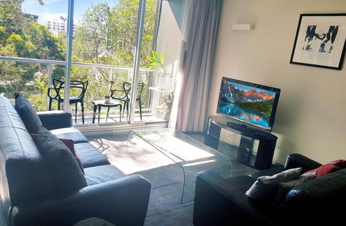 Darlinghurst Apartment | ELEGANT 2BR MIN WALK TO CBD, HYDE PARK & OXFORD ST