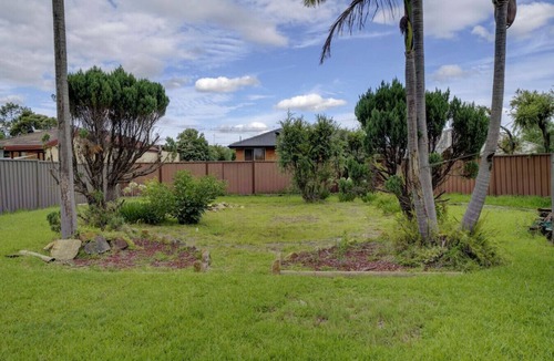 Werrington House | Elegant 3 Bedroom Haven Getaway Close to Golf Club