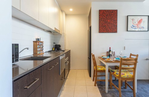 Newtown Apartment | Elegant Apartment in the Heart of Newtown with Secure Parking