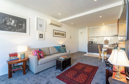 Newtown Apartment | Elegant Apartment in the Heart of Newtown with Secure Parking