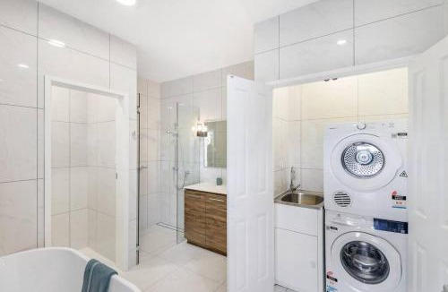 Mooroobool House | Elevated Entertainer - Modern, Spacious & Stylish
