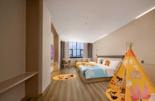 Guilin City Centre Hotel | Elong Guilin Elephant Trunk Hill & Train Station