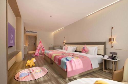 Guilin City Centre Hotel | Elong Guilin Elephant Trunk Hill & Train Station