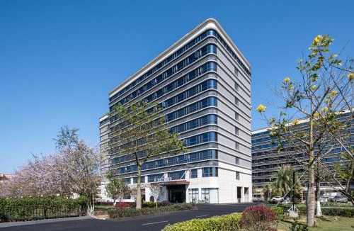 Huadu Hotel | Elong WG Guangzhou Baiyun Airport -Free Shuttle Bus