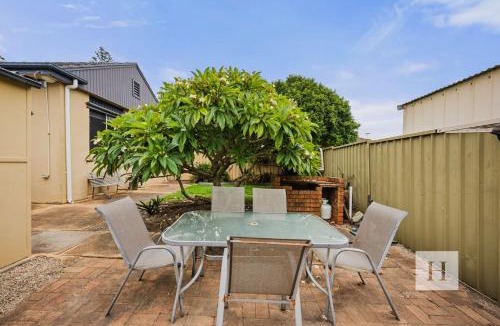 Long Jetty House | Eloora Cottage