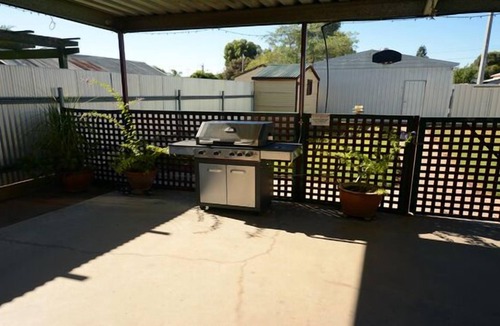 Broken Hill Cottage | Emaroo Argent Cottage
