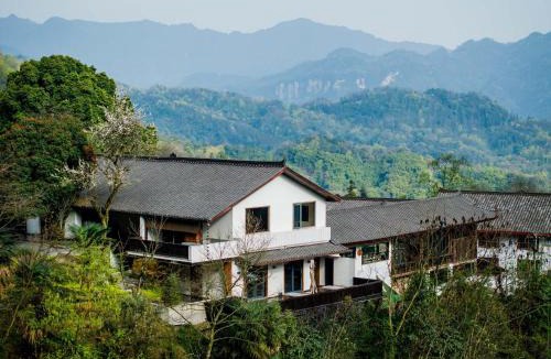 Emeishan Hotel | Emeishan XiaoshanQing Luxury Resort