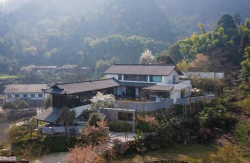 Emeishan Hotel | Emeishan XiaoshanQing Luxury Resort
