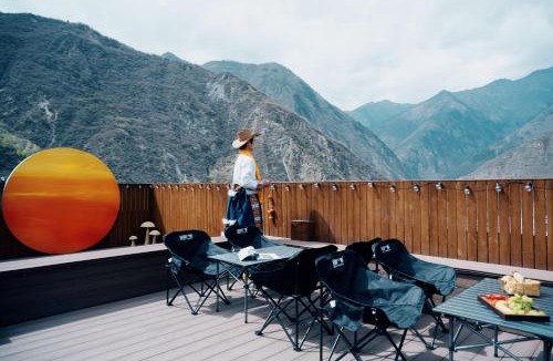 Jiuzhaigou Hotel | Enjoy Pleasant Hotel 九寨沟龙康藏雅店