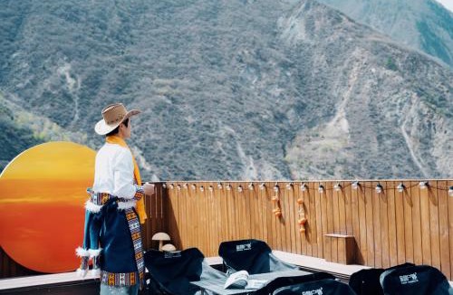 Jiuzhaigou Hotel | Enjoy Pleasant Hotel 九寨沟龙康藏雅店