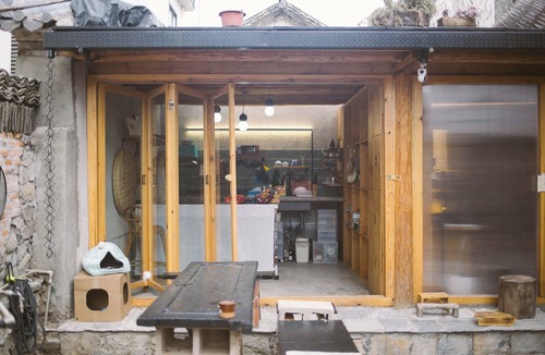 Xizhou Villa | Entire Courtyard by the lake Erhai with Tibetan Fireplace and Floor Heating