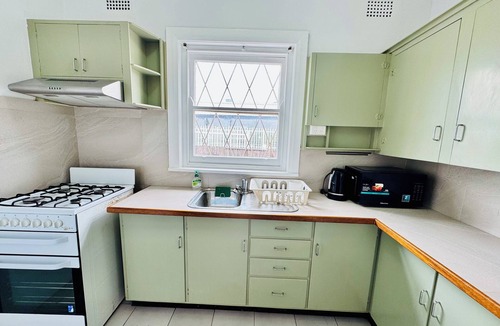 Rockdale House | Entire home in Rockdale, Australia 6 guests2 bedrooms3 beds1 bath