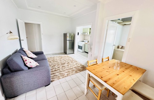 Rockdale House | Entire home in Rockdale, Australia 6 guests2 bedrooms3 beds1 bath