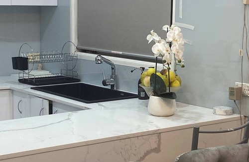 Casula House | Entire Townhouse-2 Bedrooms, Full Kitchen, Comfort