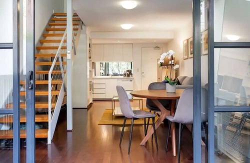Erskineville Apartment | Erskenville · CHIC New York STYLE LOFT