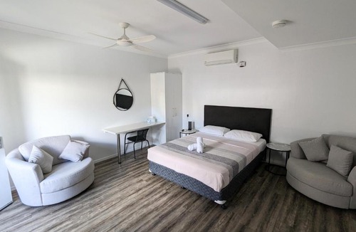 Cairns Central Business District Hotel | Escape On Lake