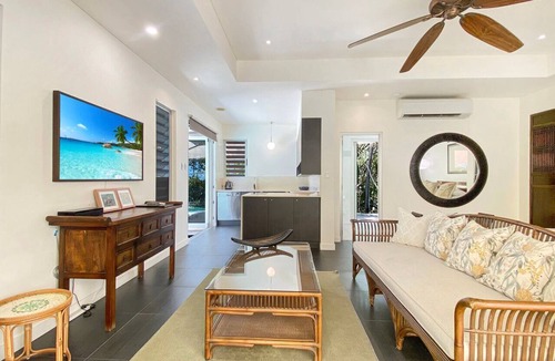 Horseshoe Bay House | Essence Beachfront Retreat