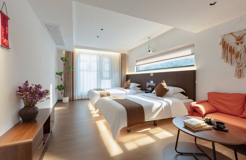 Chaqiyu Hotel | Everchanging Seasons Homestay