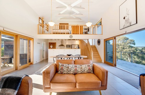 Hindmarsh Valley Bed & Breakfast | Exclusive Fleurieu Peninsula Luxury Retreat | 3 Private Villas on 75 Acres