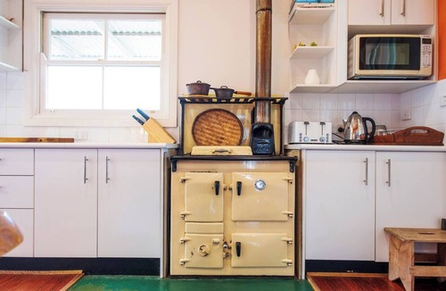 Meroo House | Experience Country Mudgee at Lone Pine Farmhouse