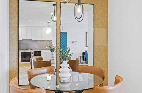 Southport Apartment | Experience the epitome of luxury at this stunning two-bedroom apartment!