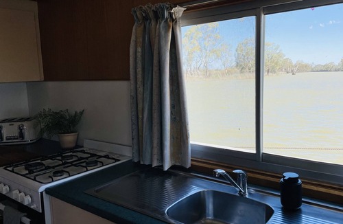 Paringa Boat Rental | Experience the original houseboat holiday aboard a Liba Liba - HIRE DRIVE
