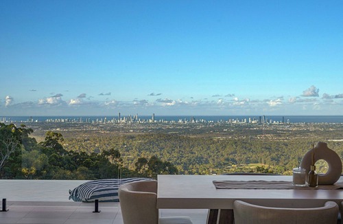 Tallai Apartment | Experience unparalleled luxury at this modern architectural masterpiece.